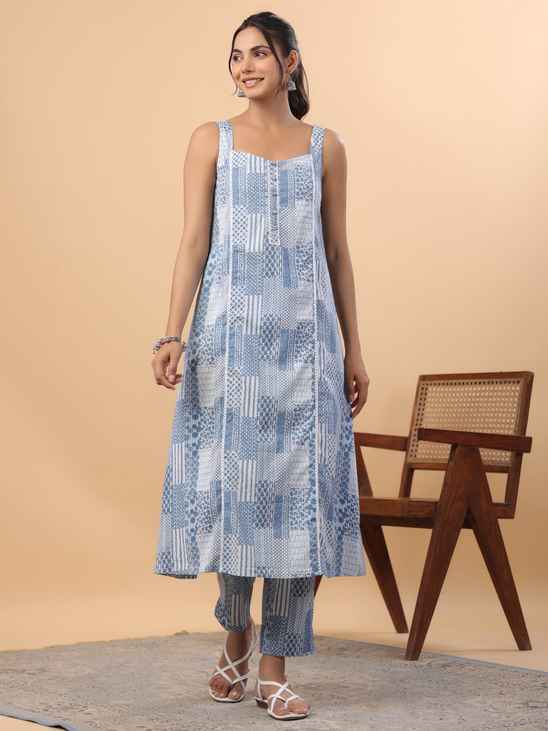 Janasya Blue Cambric Ethnic Motifs Set