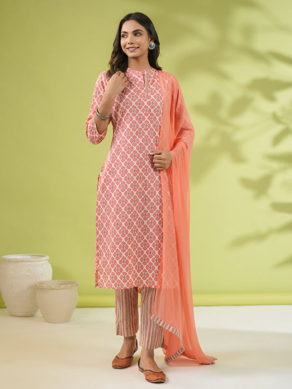 Janasya Straight Cambric Peach Floral Band Collar Set