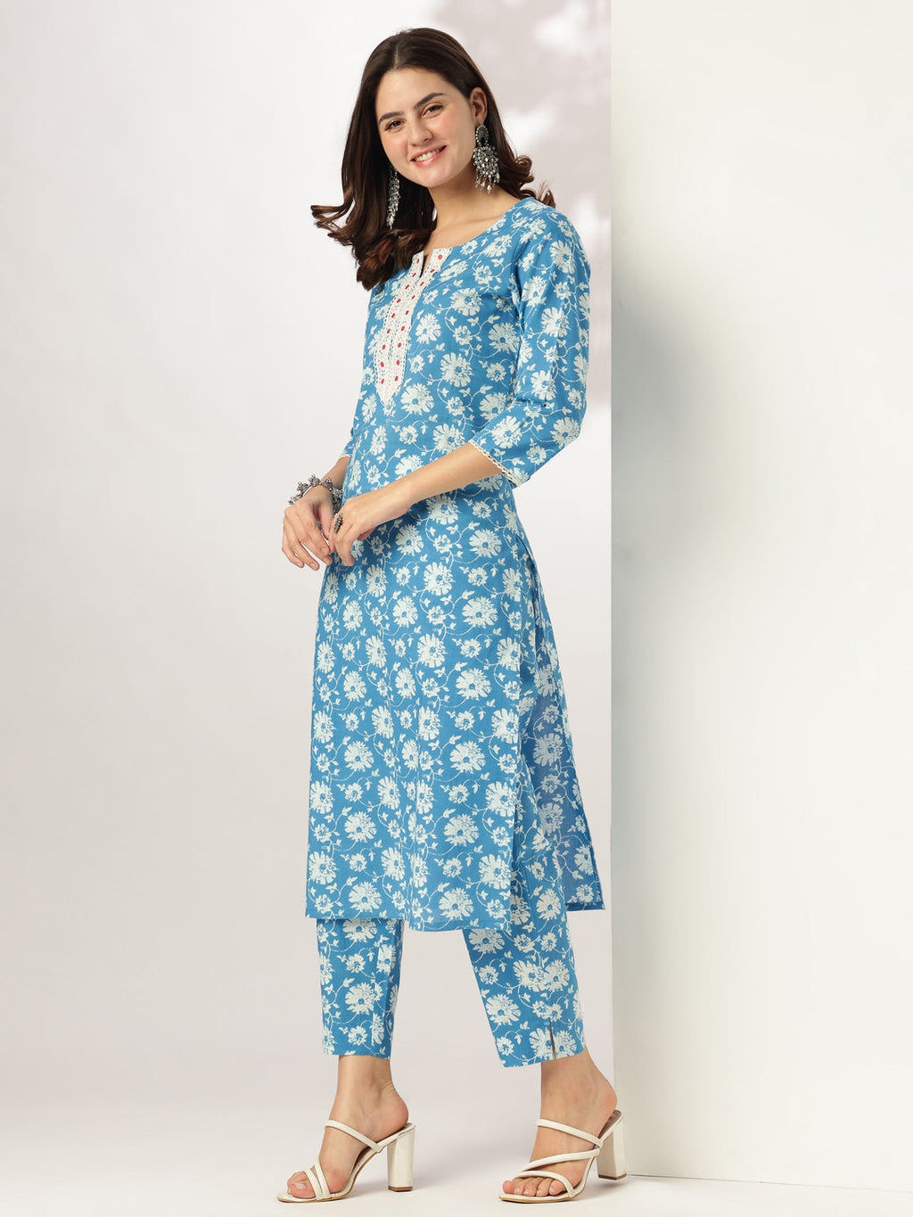 Janasya Light Cotton Floral Straight Kurta Set