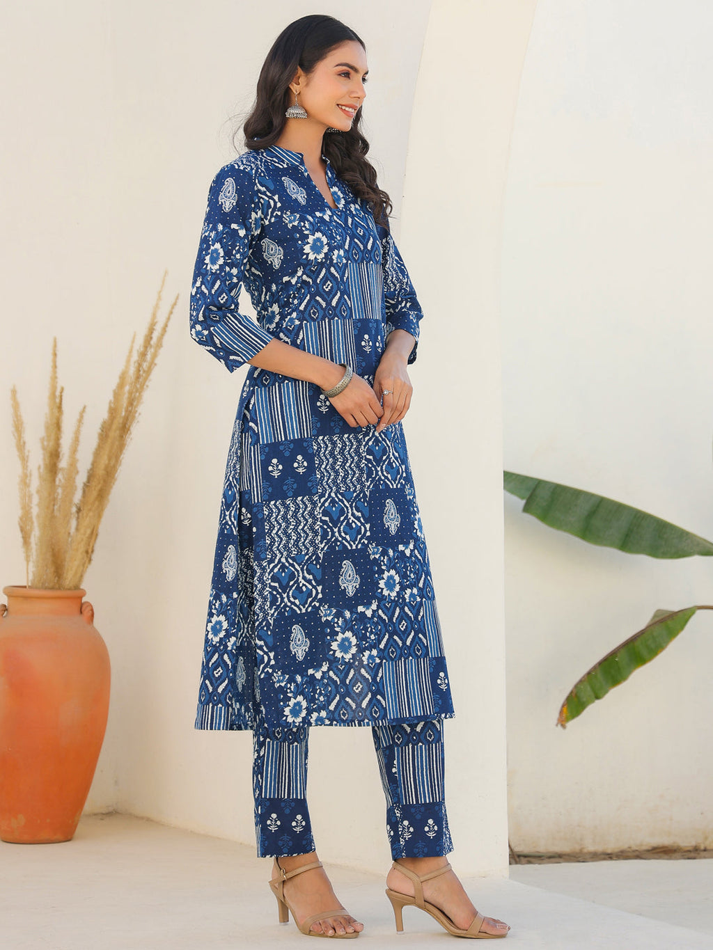 Janasya Dark Cotton Ethnic Motifs Straight Kurta Set