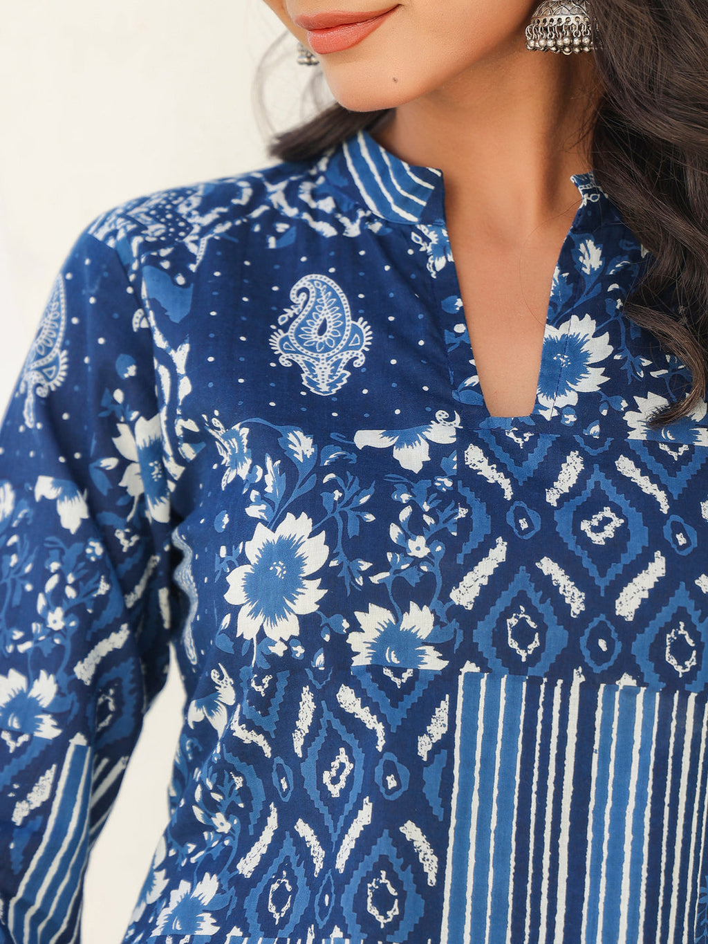 Janasya Dark Cotton Ethnic Motifs Straight Kurta Set