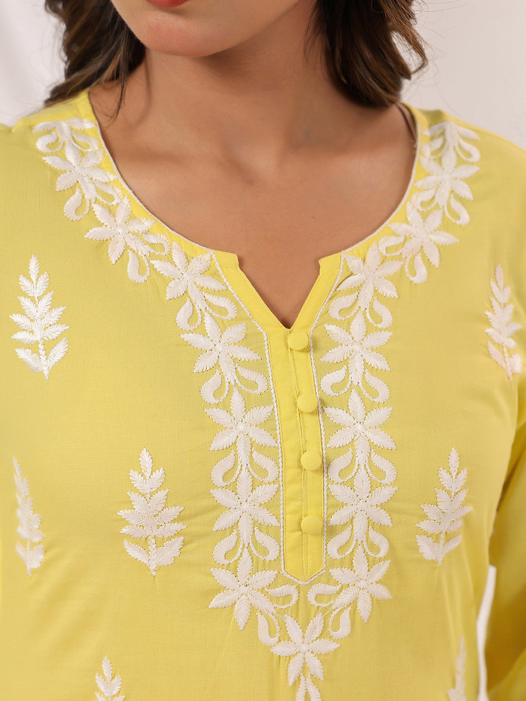 Janasya Light Cotton Embroidered Straight Kurta