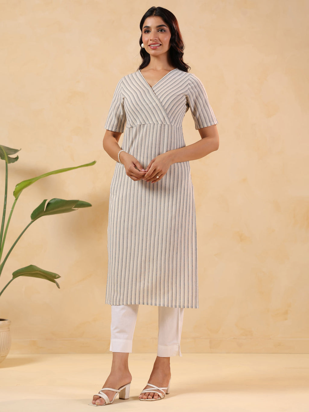 Janasya Light Cotton Striped Straight Kurta