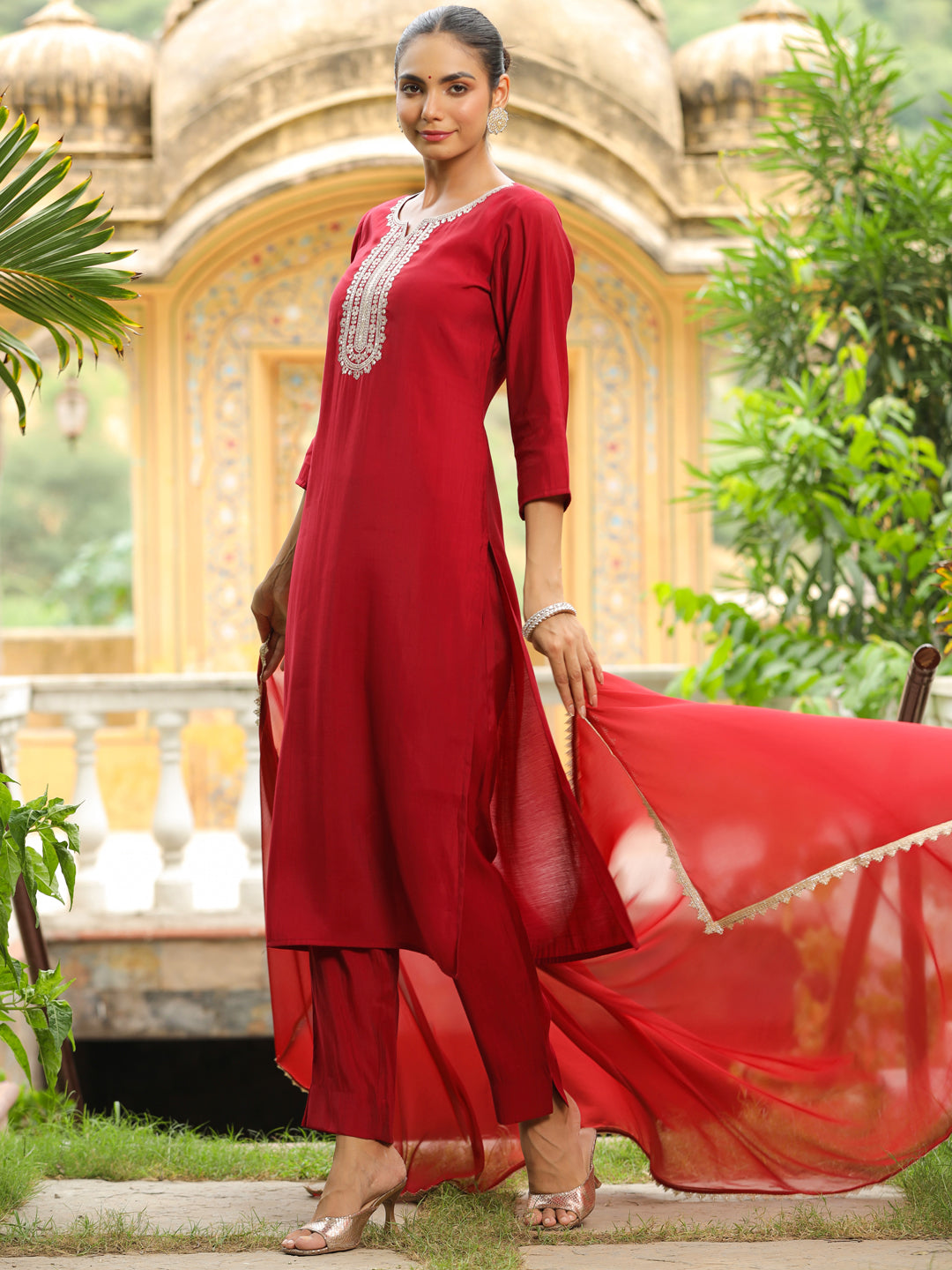 Janasya Dark Chanderi Embroidered Straight Kurta Set
