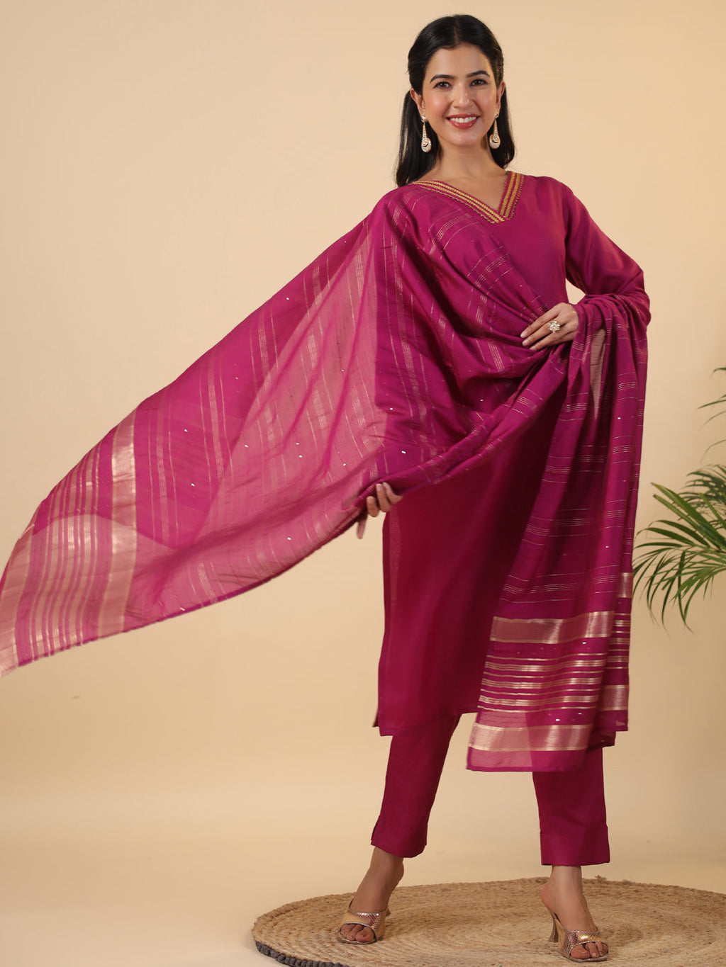 Janasya Dark Cotton Blend Solid Straight Kurta Set