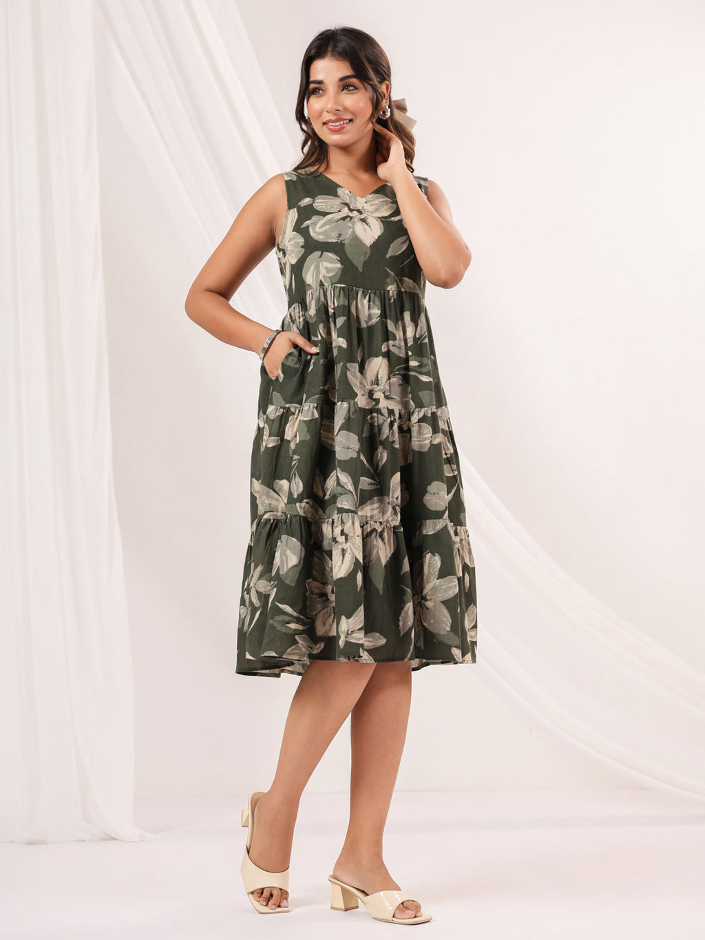 Janasya Dark Cotton Floral Tiered Dress