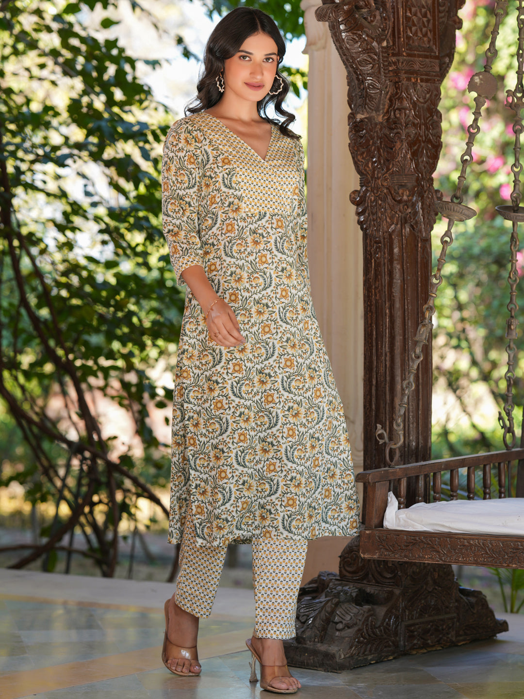 Janasya Light Cotton Floral Straight Kurta Set
