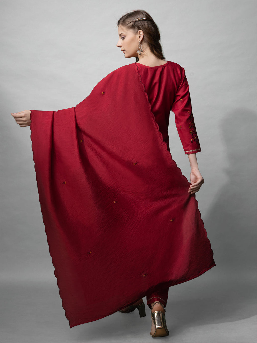 Jyoti Fashion Women's Maroon Cotton Blend Embroidered Kurta Set