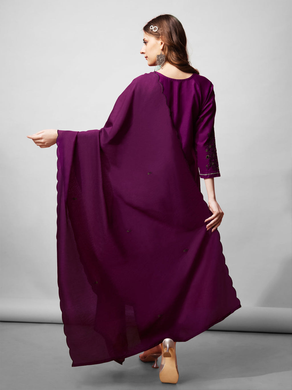 Jyoti Fashion Women's Purple Cotton Blend Embroidered Kurta Set