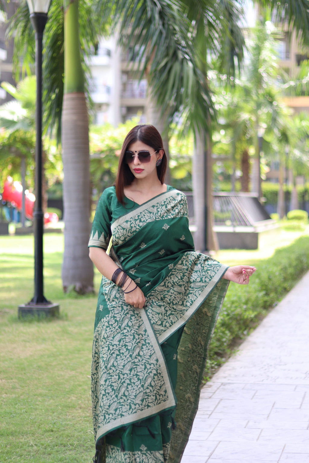 Jyoti Fashion Women's Green Handloom Raw Silk Weaving Pallu Traditional Saree with Blouse