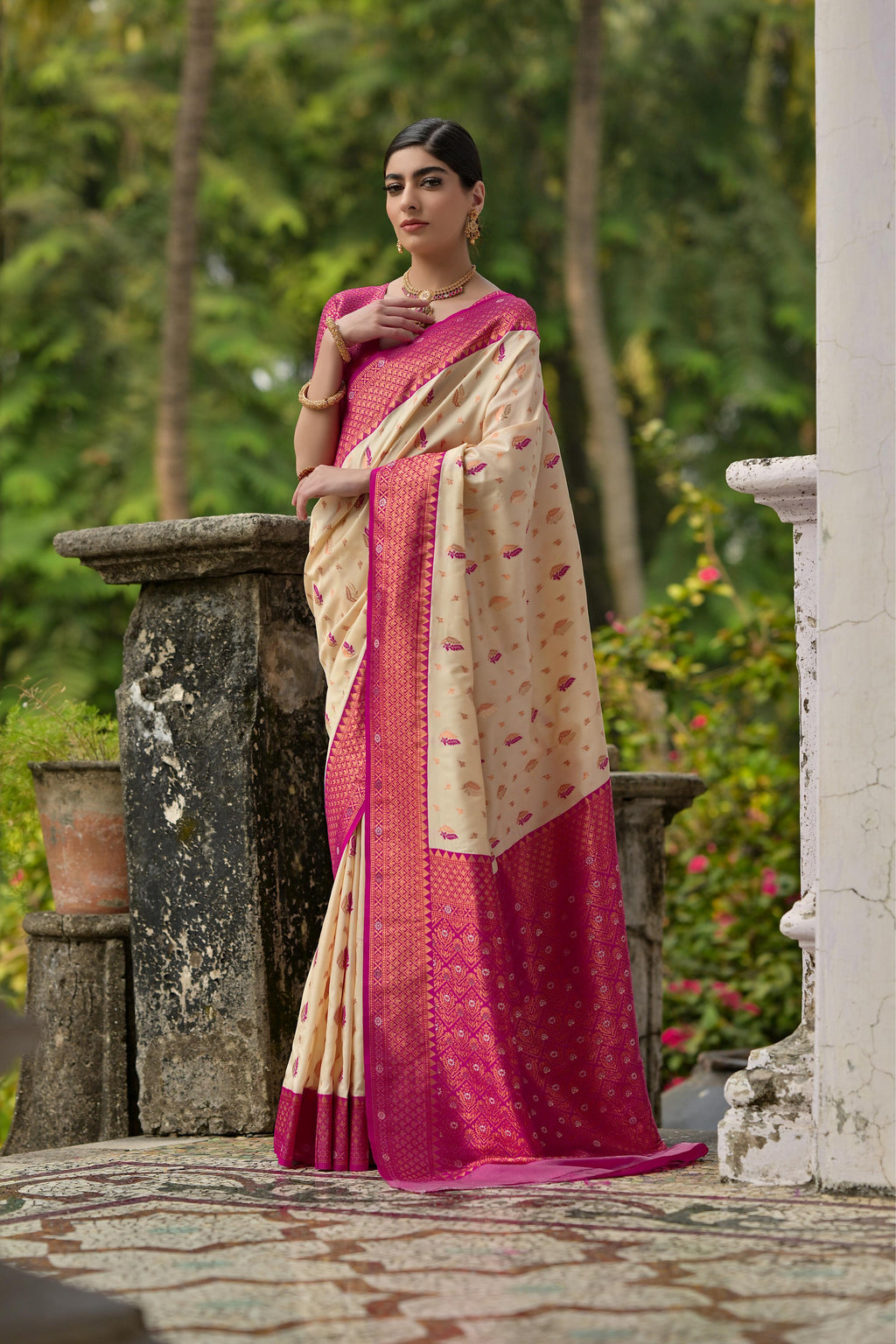 Jyoti Fashion Women's Cream Banarasi Silk Zari Woven Traditional Saree with Blouse