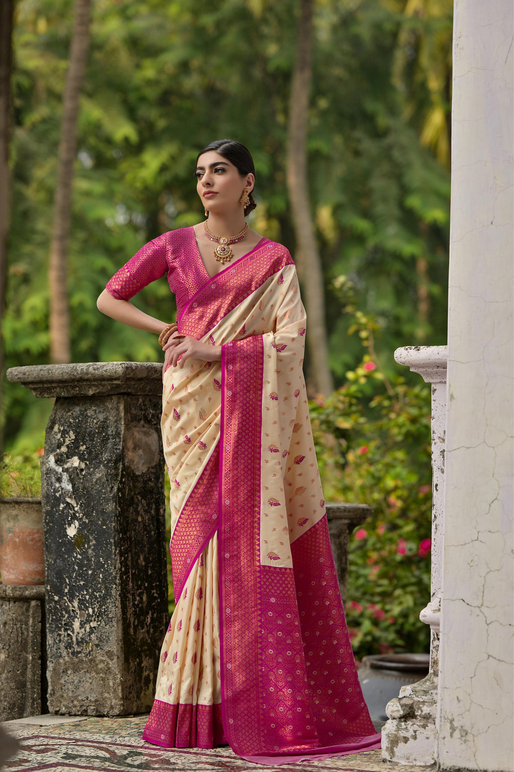 Jyoti Fashion Women's Cream Banarasi Silk Zari Woven Traditional Saree with Blouse
