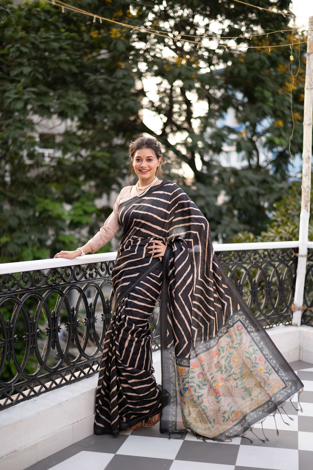 Jyoti Fashion Women's Black Tussar Silk Leheriya Print with Zari Border Saree with Blouse