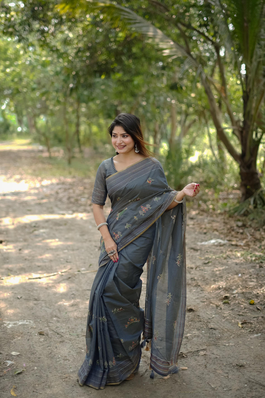 Jyoti Fashion Women's Grey Tussar Silk Traditional Thread Work Designer Saree with Blouse