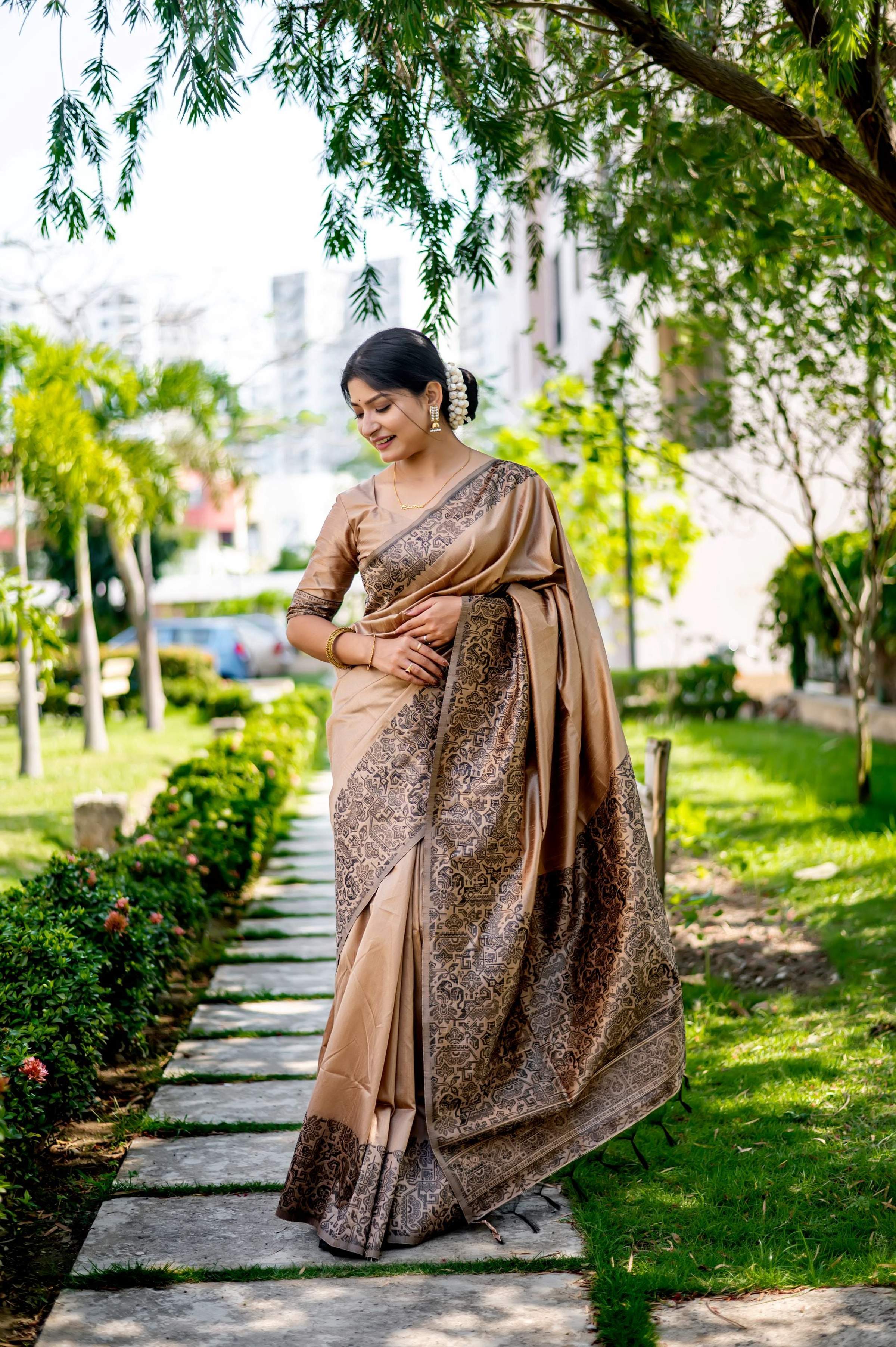 Jyoti Fashion Women's Cream Handloom Raw Silk Weaving Designer Saree with Blouse