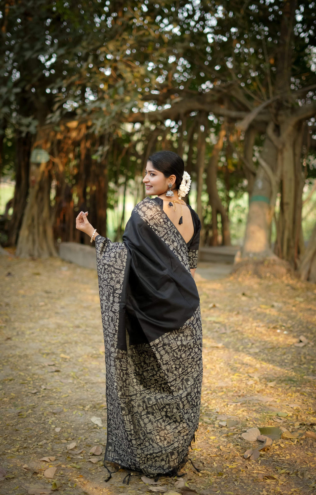 Jyoti Fashion Women's Black Handloom Raw Silk Weaving Designer Saree with Blouse
