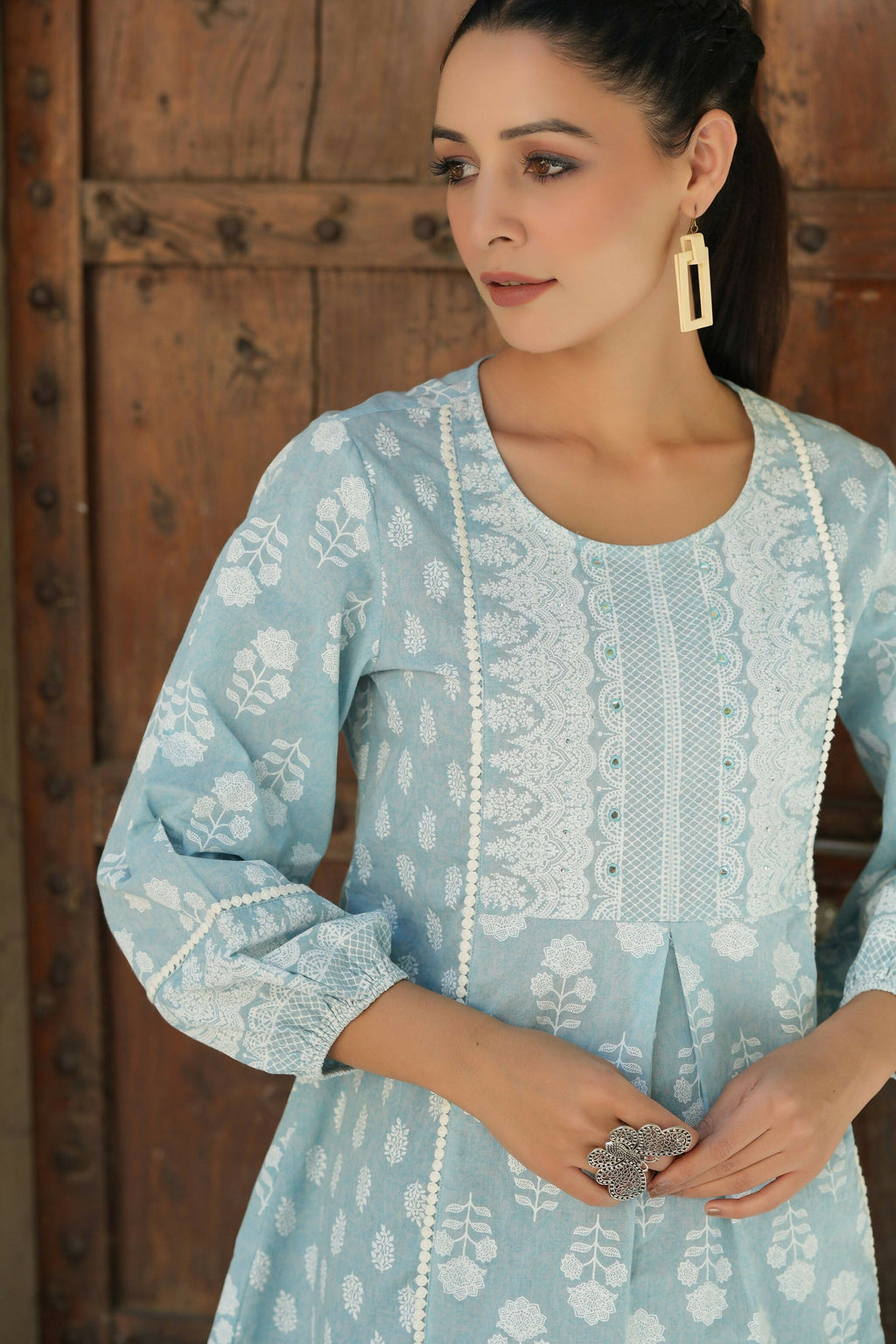 Juniper Women's Skyblue Cambric Placement Floral Printed Tunic