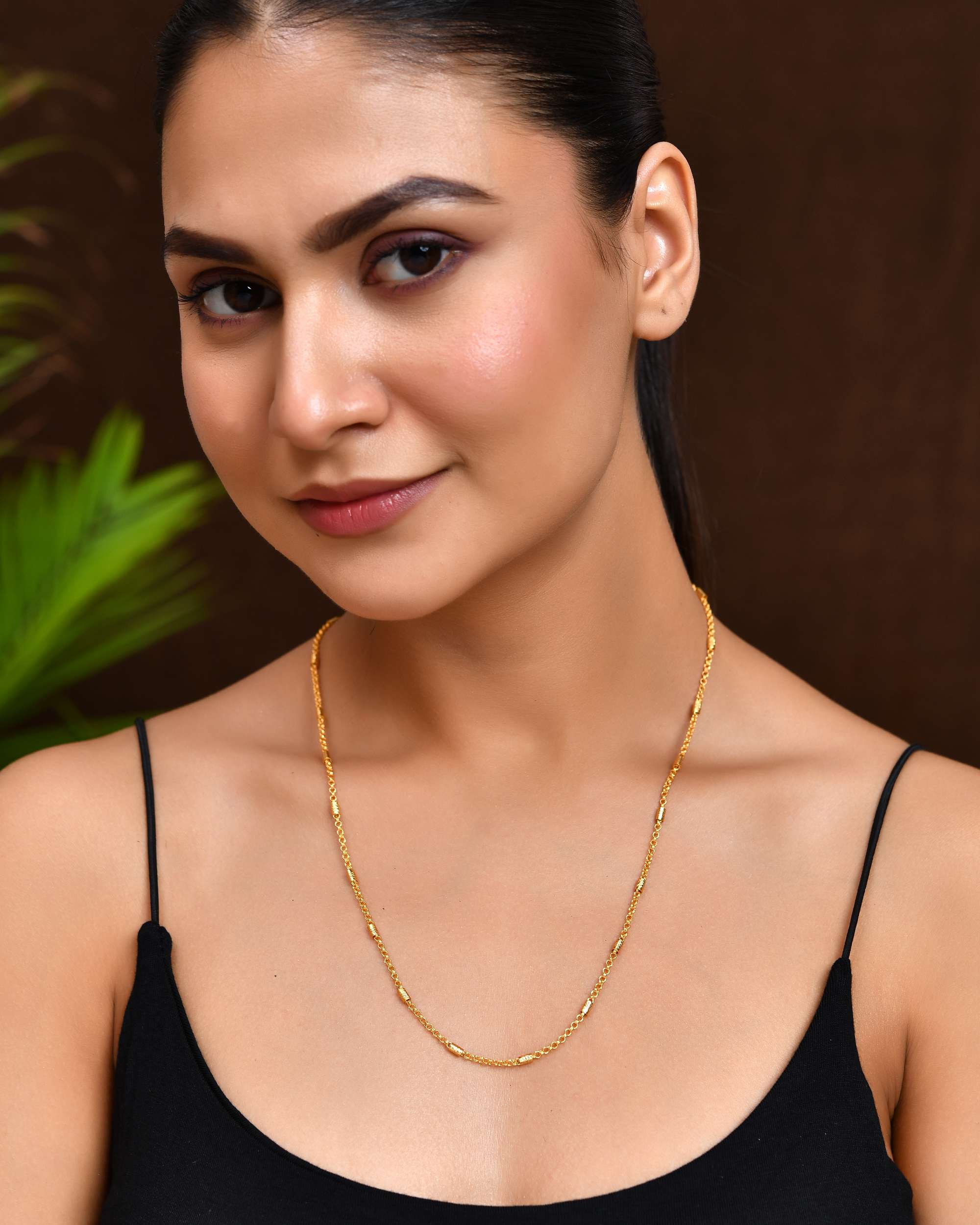 Jewels Nest Subtle Cylinder-Link Gold Necklace