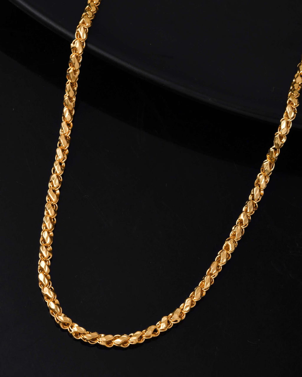 Jewels Nest Premium Spiral Gold Chain – Daily Wear with Luxury Appeal