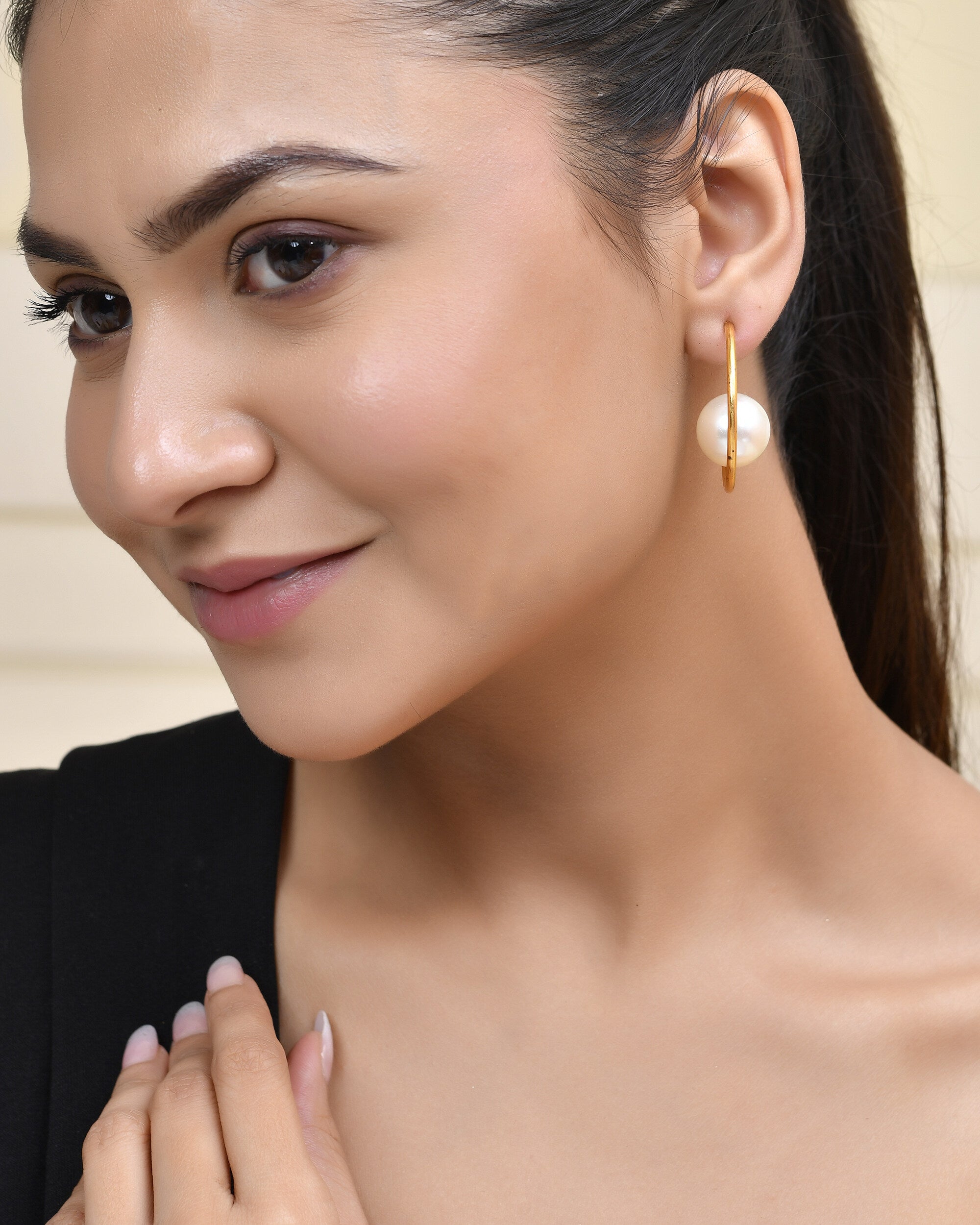 Jewels Nest Golden Halo Pearl Hoops