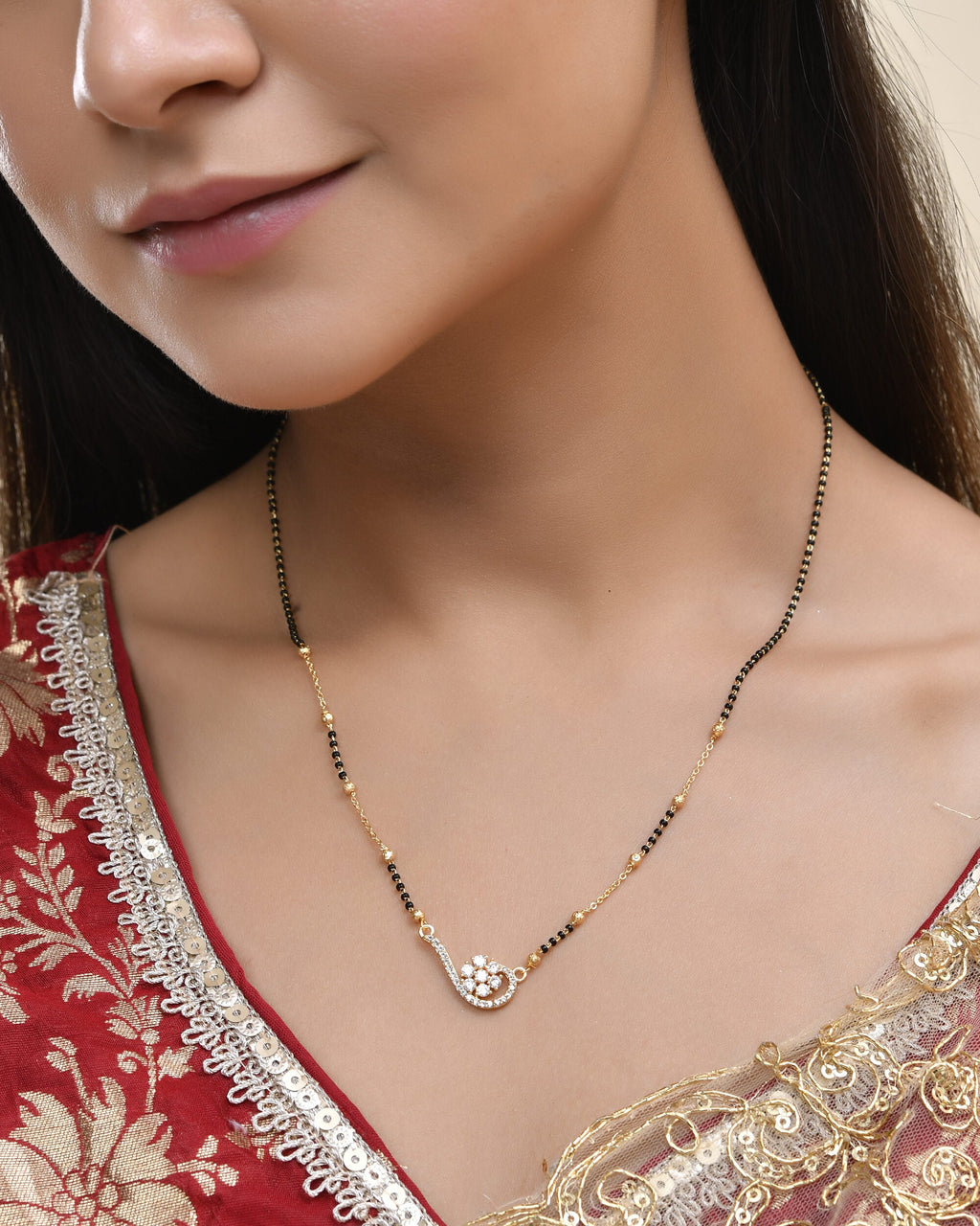 Jewels Nest Elegant Swirl Gold-Polished Mangal Sutra