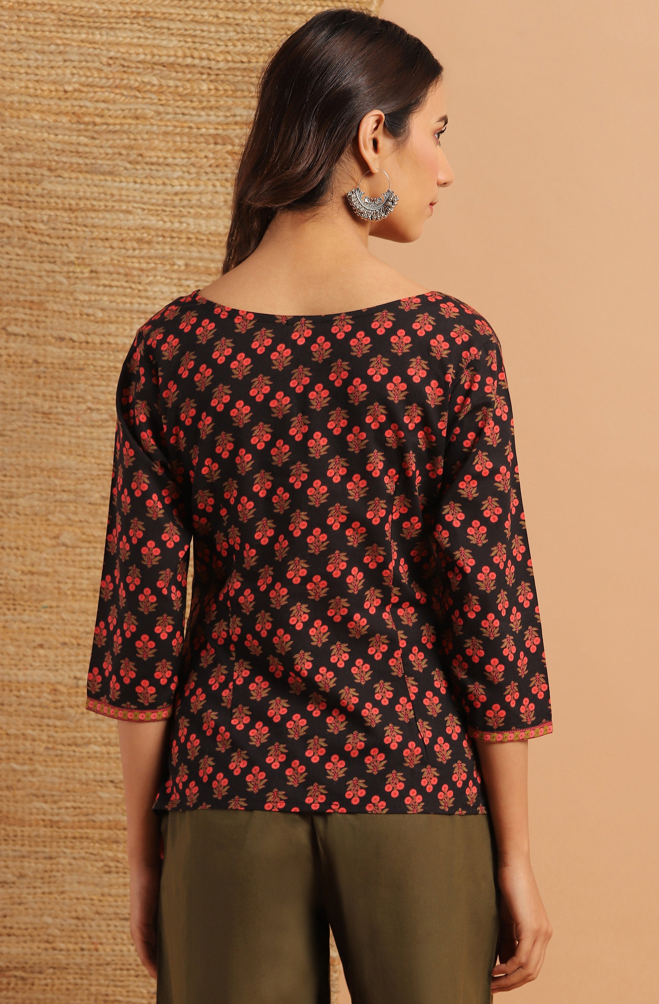 Janasya Women's Black Cotton Floral Print Regular Top