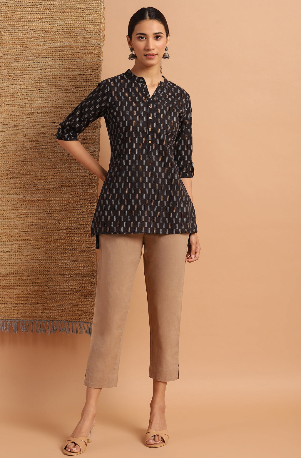 Janasya Women's Black Cotton Slub Geometric Print Straight Tunic