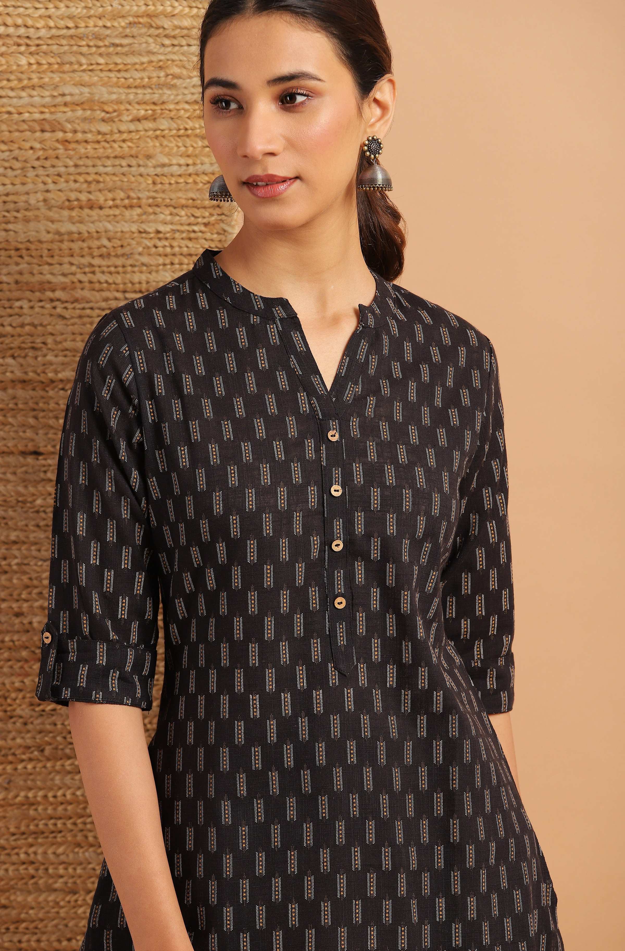 Janasya Women's Black Cotton Slub Geometric Print Straight Tunic