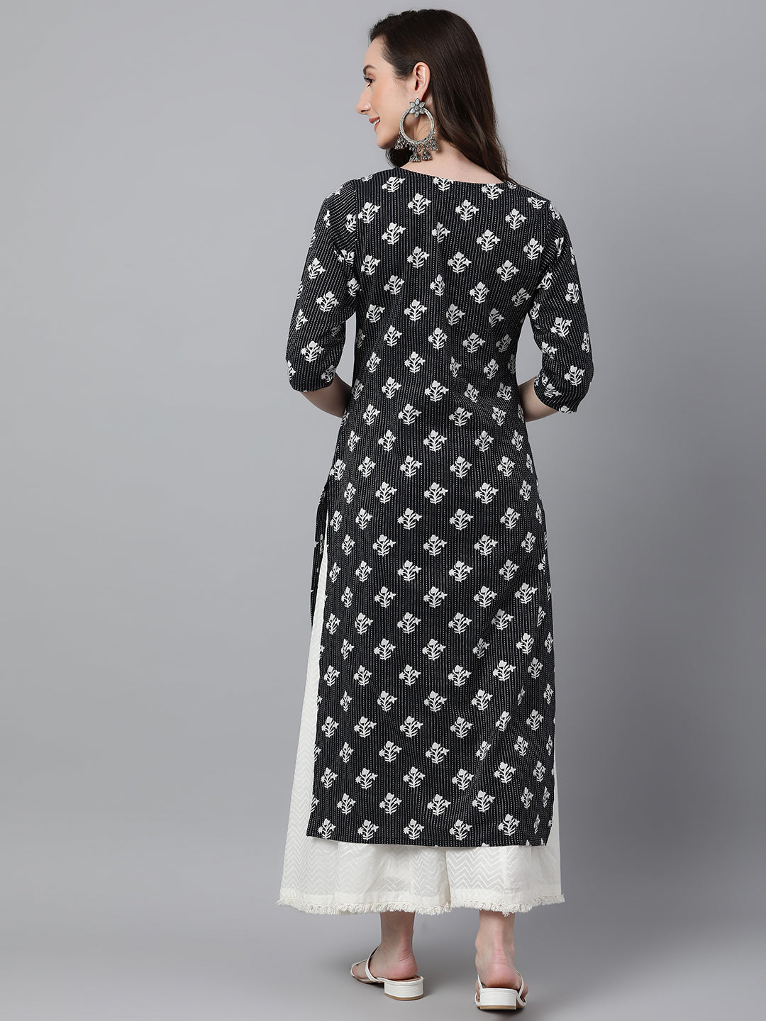 Janasya Women's Black Cotton Floral Printed Casual Straight Kurta