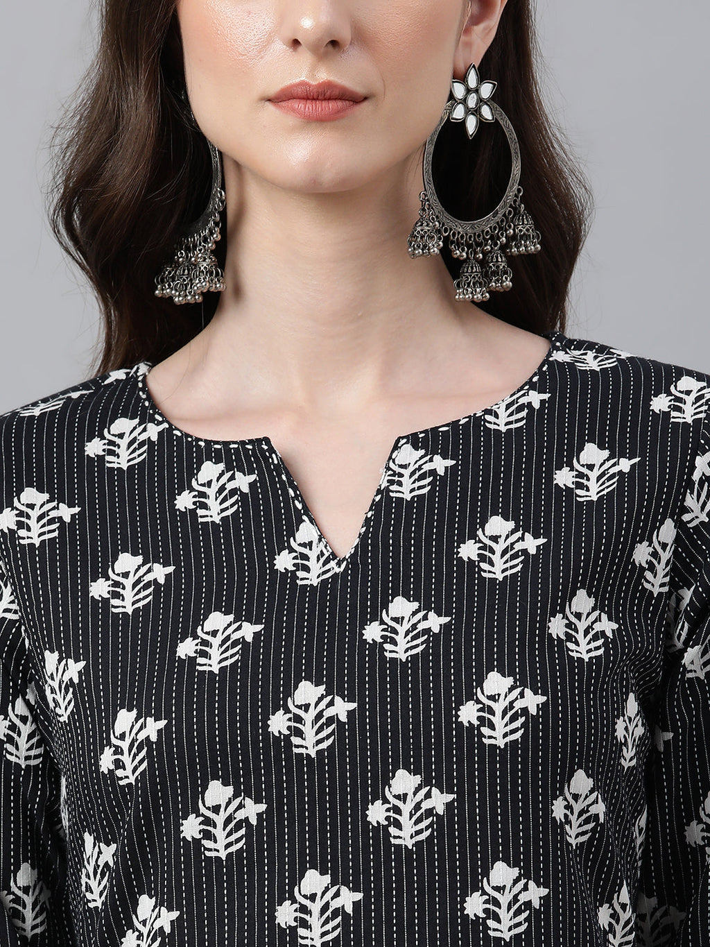 Janasya Women's Black Cotton Floral Printed Casual Straight Kurta