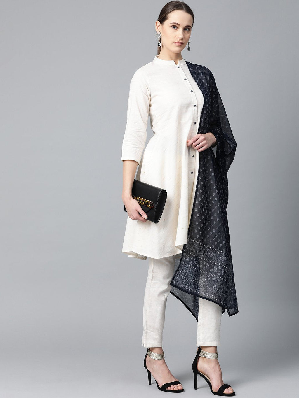 Jompers Women Off-White & Navy Blue Solid Kurta with Trousers & Dupatta
