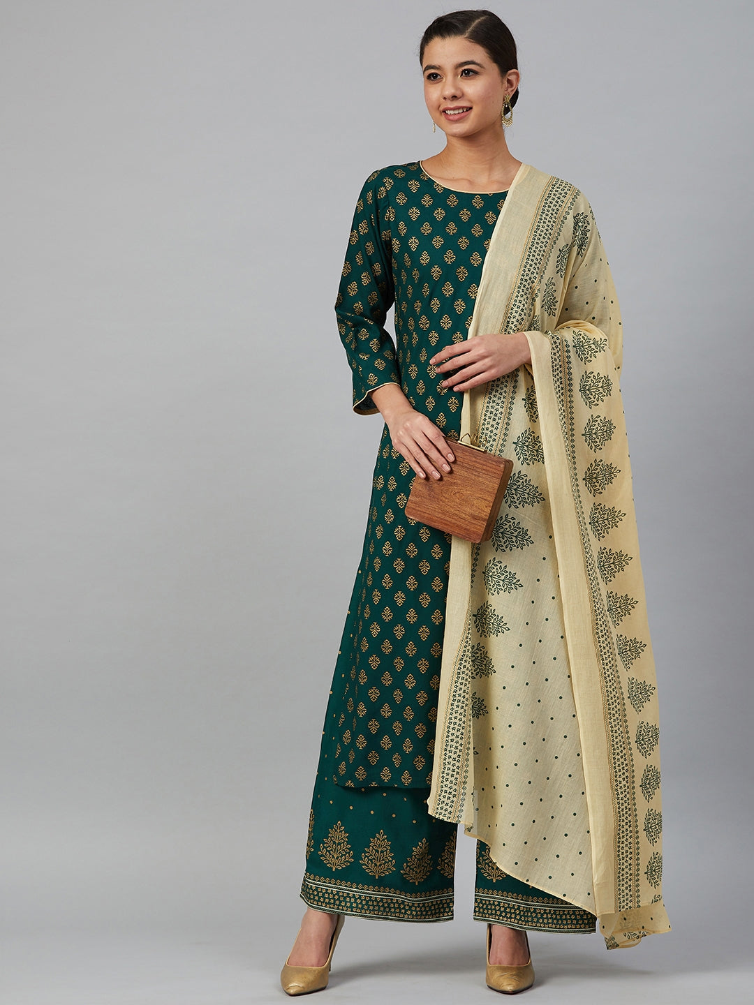 Jompers Women Green & Golden Printed Kurta with Palazzos & Dupatta