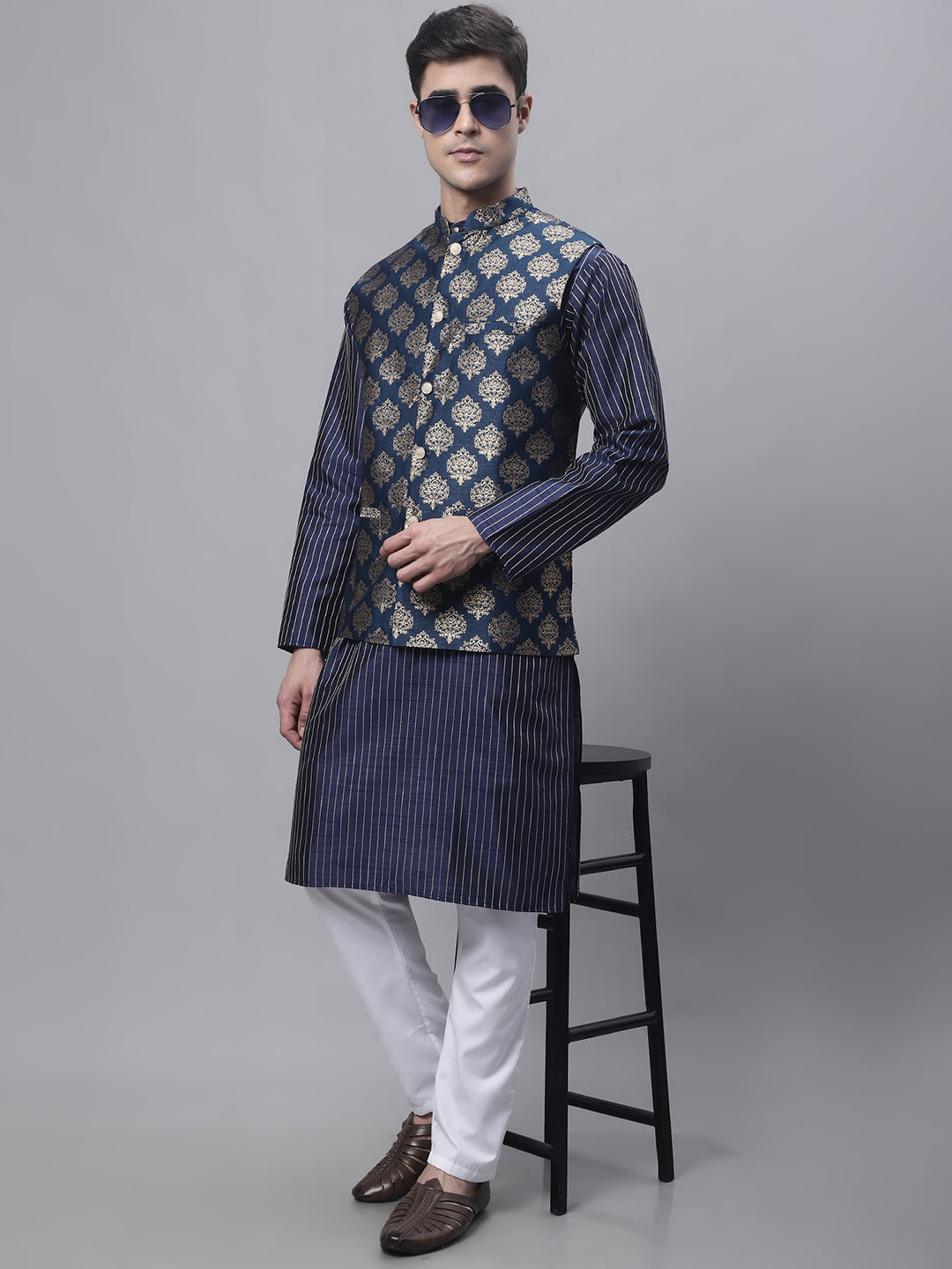 Jompers Men's Navy Blue Embroidered Kurta Pyjama With Floral Printed Nehru Jacket