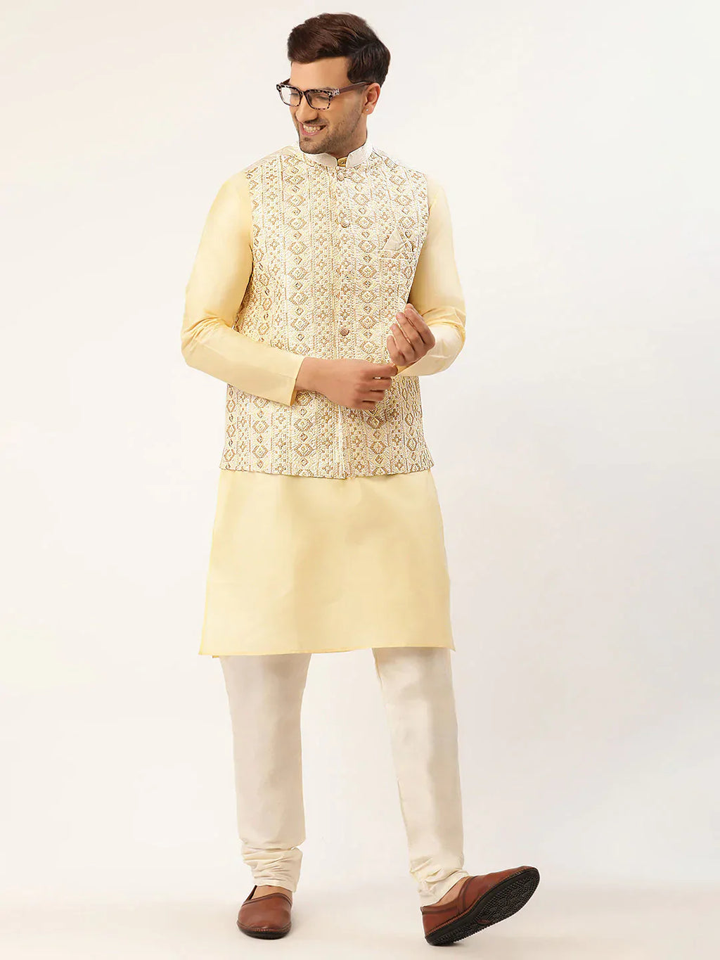Jompers Men's Solid Kurta Pyjama With White Embroidered Nehru Jacket