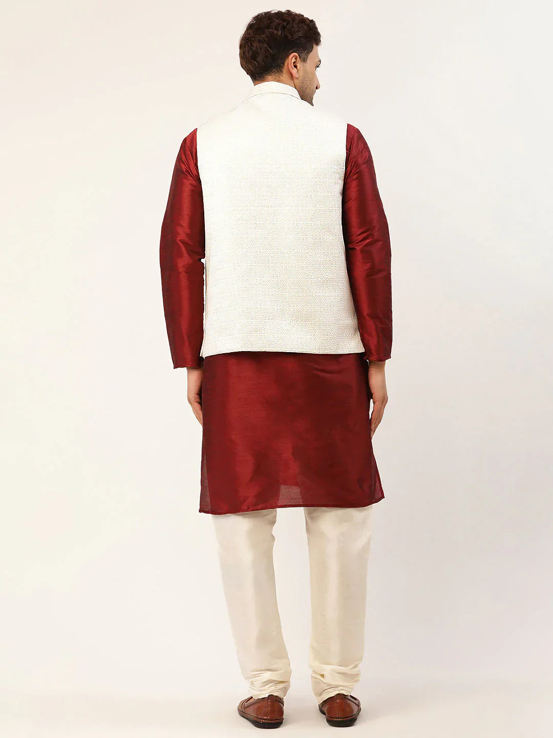 Jompers Men's Solid Kurta Pyjama With White Embroidered Nehru Jacket