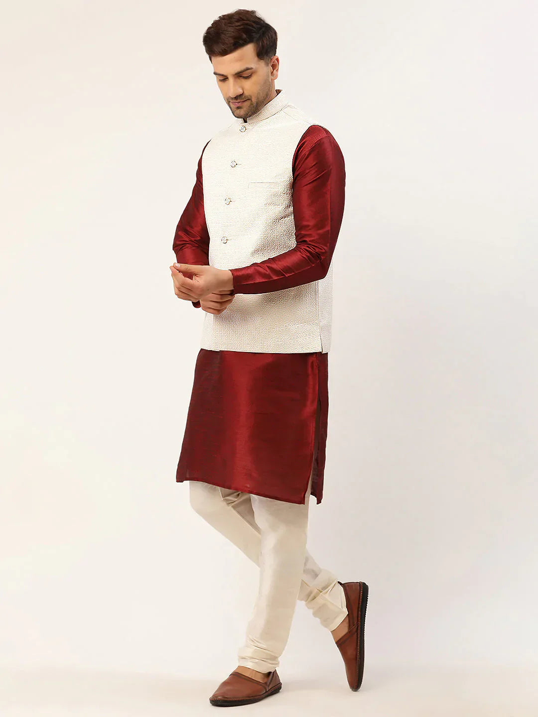 Jompers Men's Solid Kurta Pyjama With White Embroidered Nehru Jacket