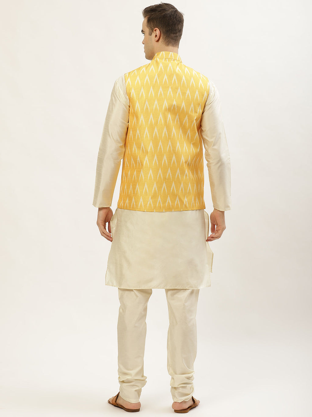 Jompers Men's Ikat Print Nehru Jacket & Kurta Pyjama ( Mustard )