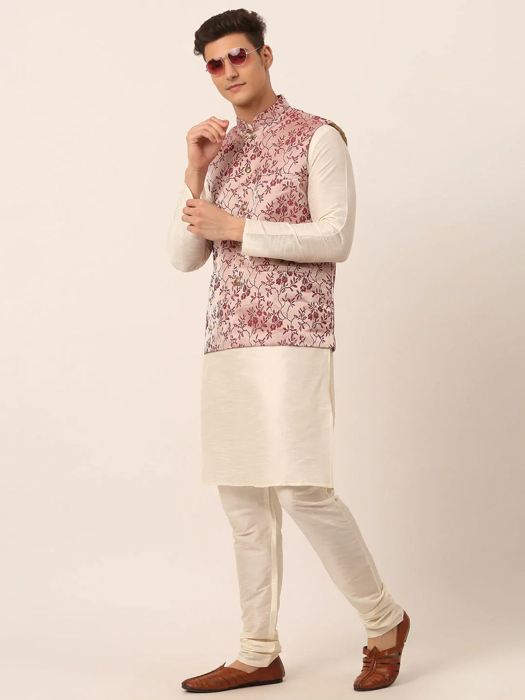 Jompers Men's Solid Kurta Pyjama With Maroon Floral Embroidered Nehru Jacket