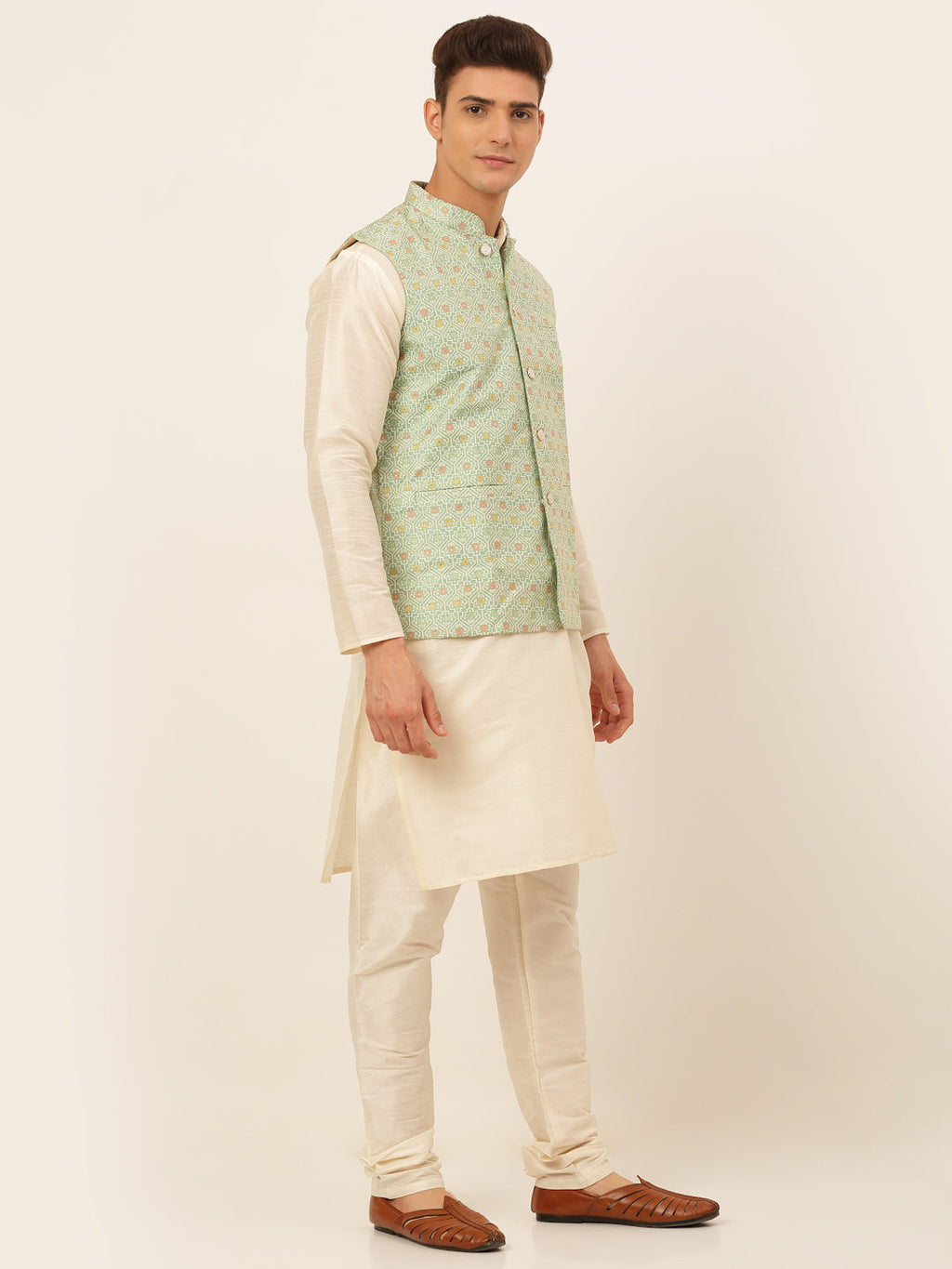 Jompers Men's Solid Kurta Pyjama With Nehru Jacket - Green