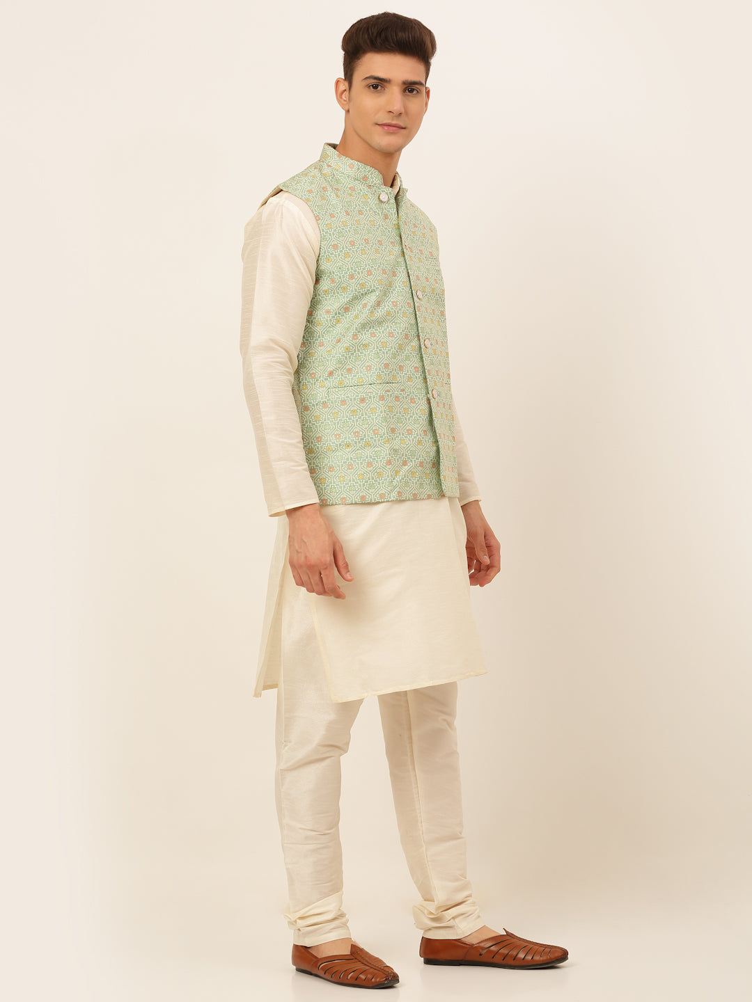 Jompers Men's Solid Kurta Pyjama With Nehru Jacket - Green