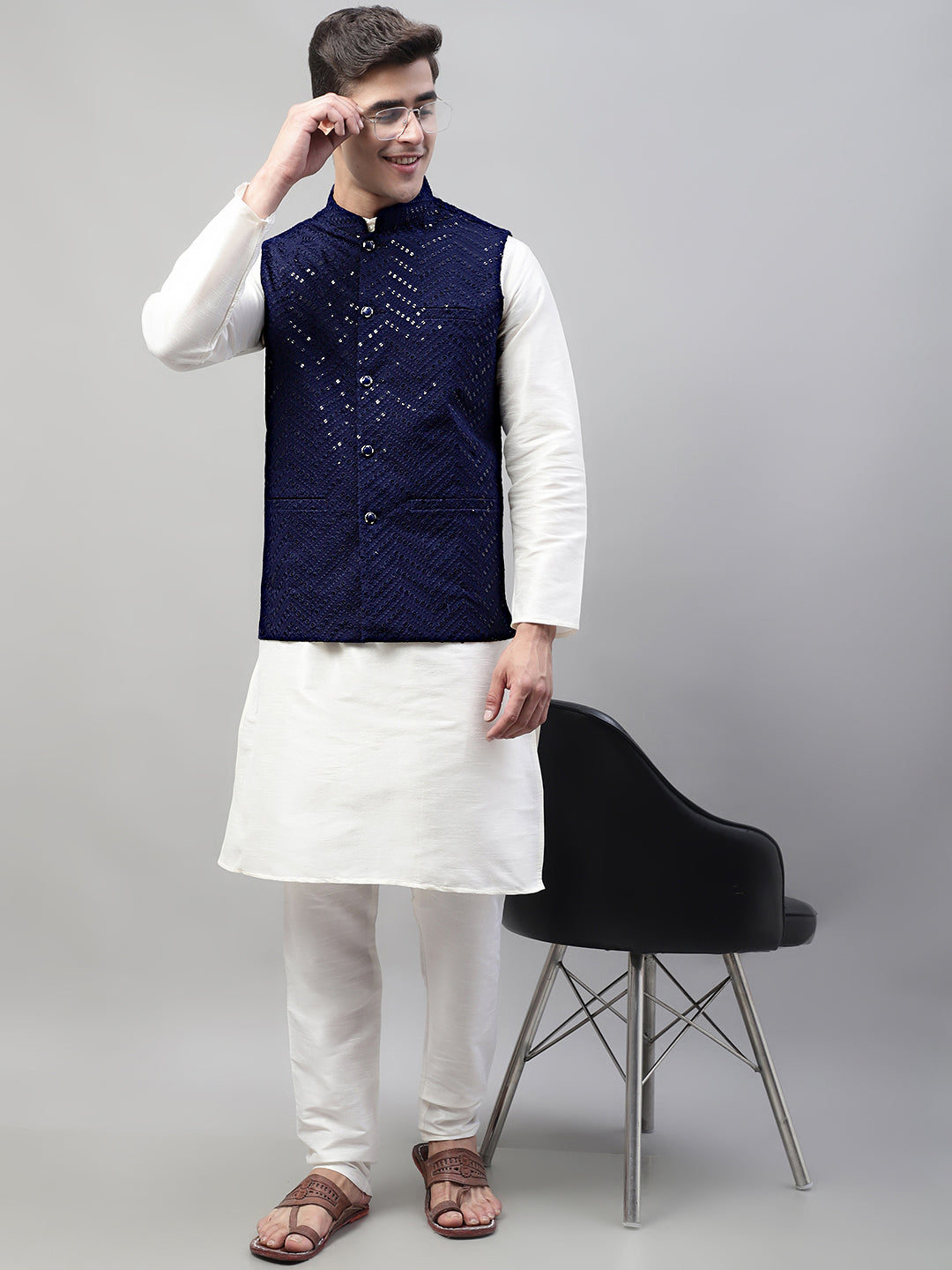 Jompers Men's White Solid Kurta Pyjama with Navy Blue Embroidered Nehru Jacket