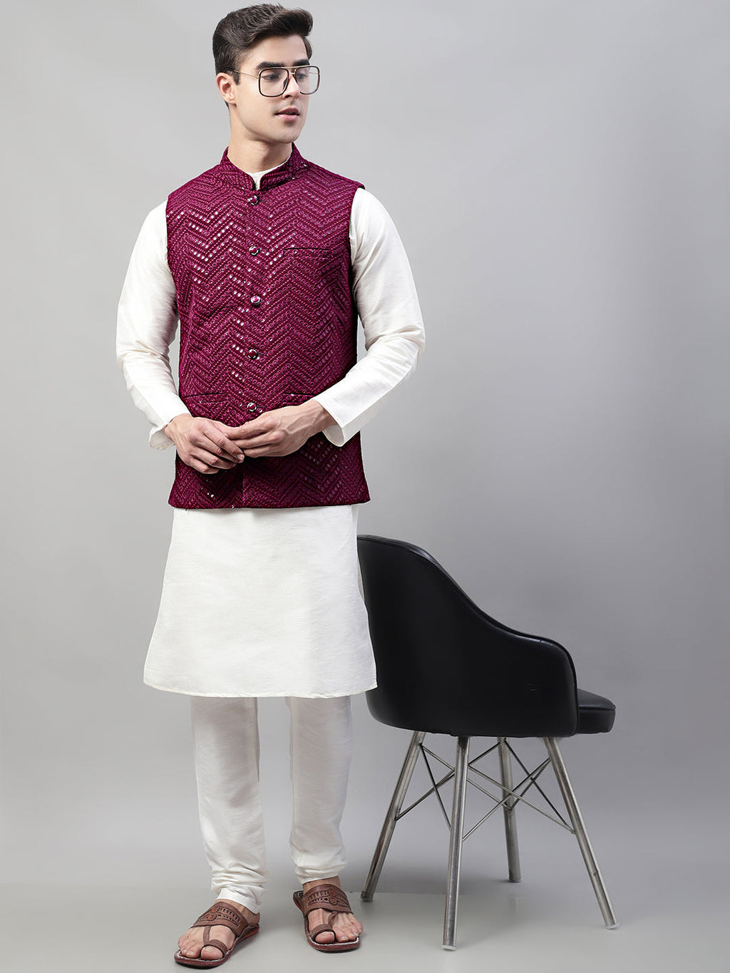 Jompers Men's White Solid Kurta Pyjama with Purple Embroidered Nehru Jacket