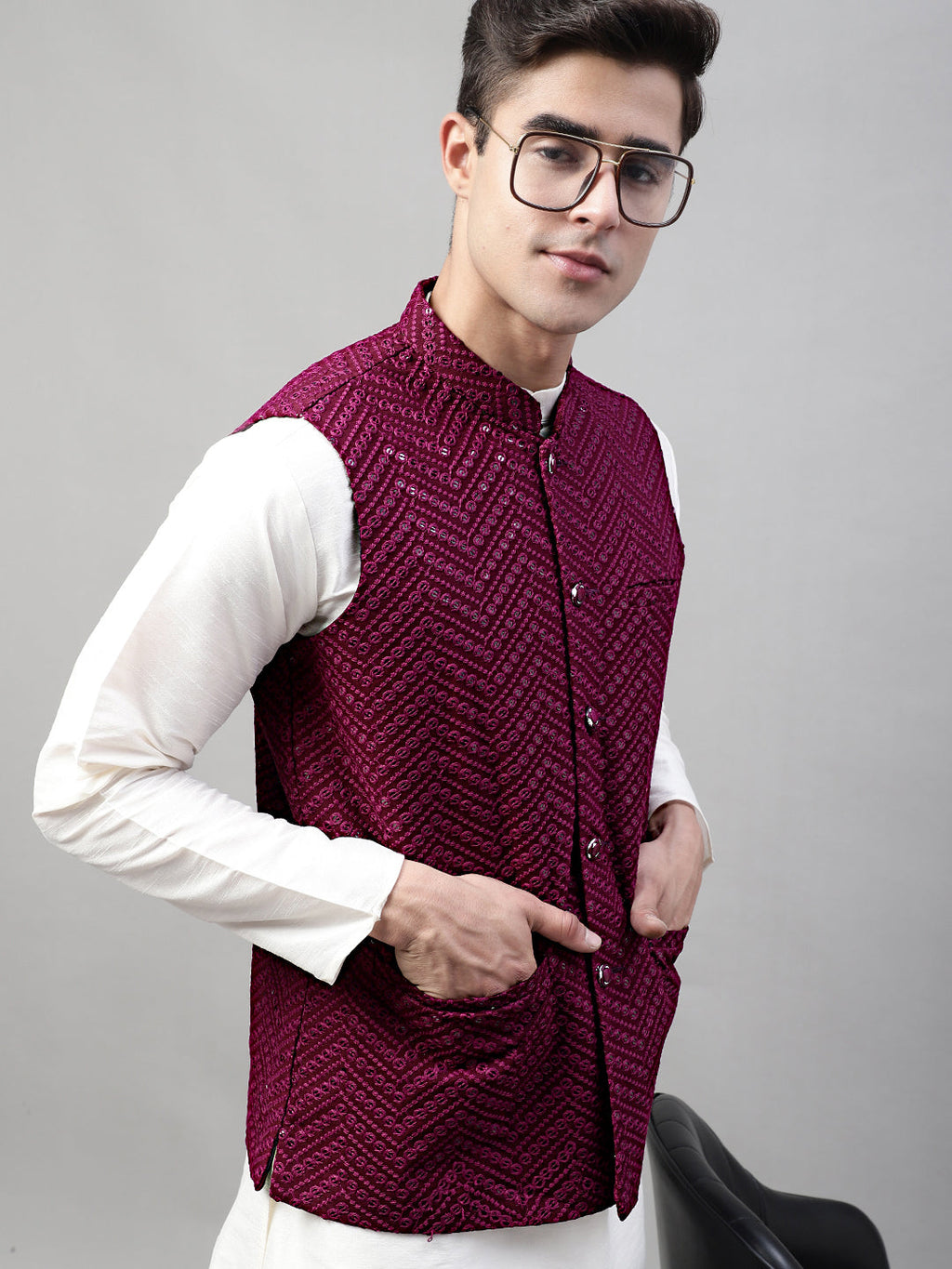 Jompers Men's White Solid Kurta Pyjama with Purple Embroidered Nehru Jacket