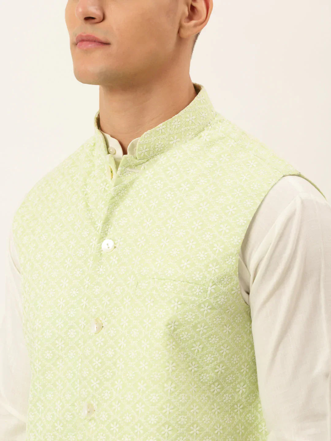 Jompers Men's White Cotton Blend Kurta with Pyjamas & Green Embroidered Nehru Jacket