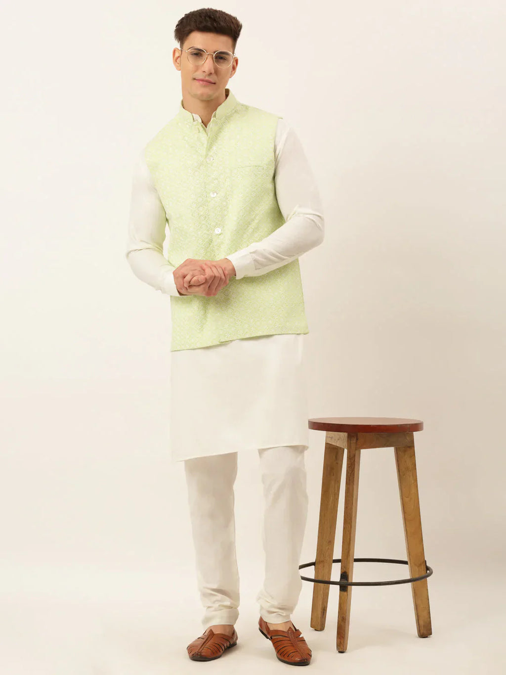 Jompers Men's White Cotton Blend Kurta with Pyjamas & Green Embroidered Nehru Jacket