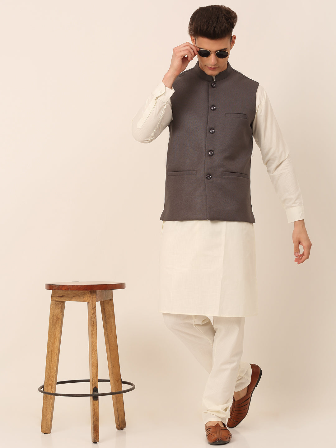 Jompers Men's Solid Kurta Pyjama With Nehru Jacket - Charcoal
