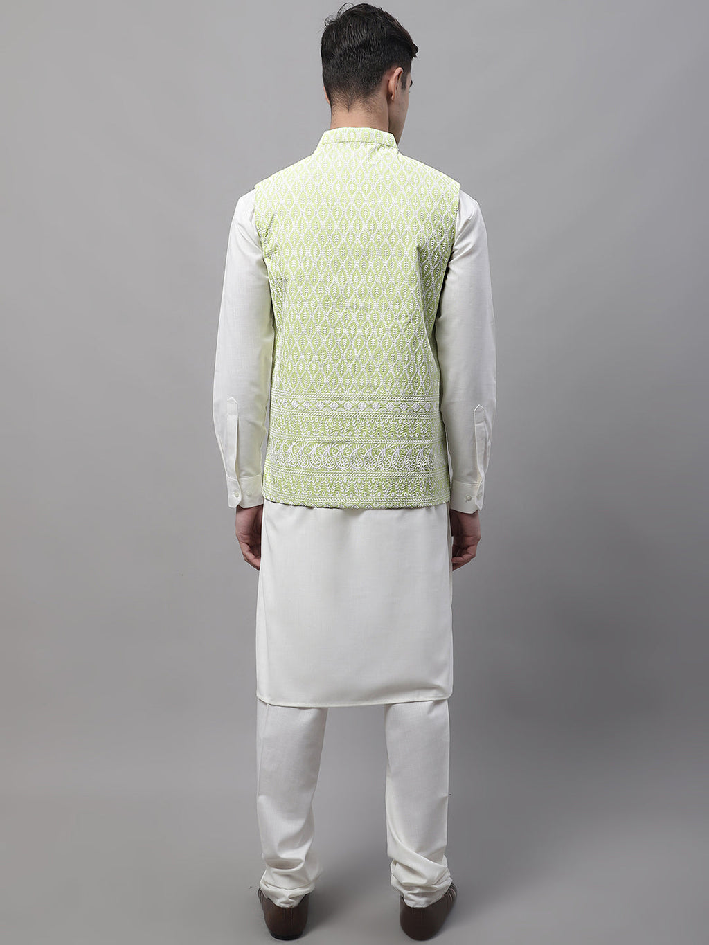 Jompers Men's off-White Solid Kurta Pyjama with Green Embroidered Nehru Jacket
