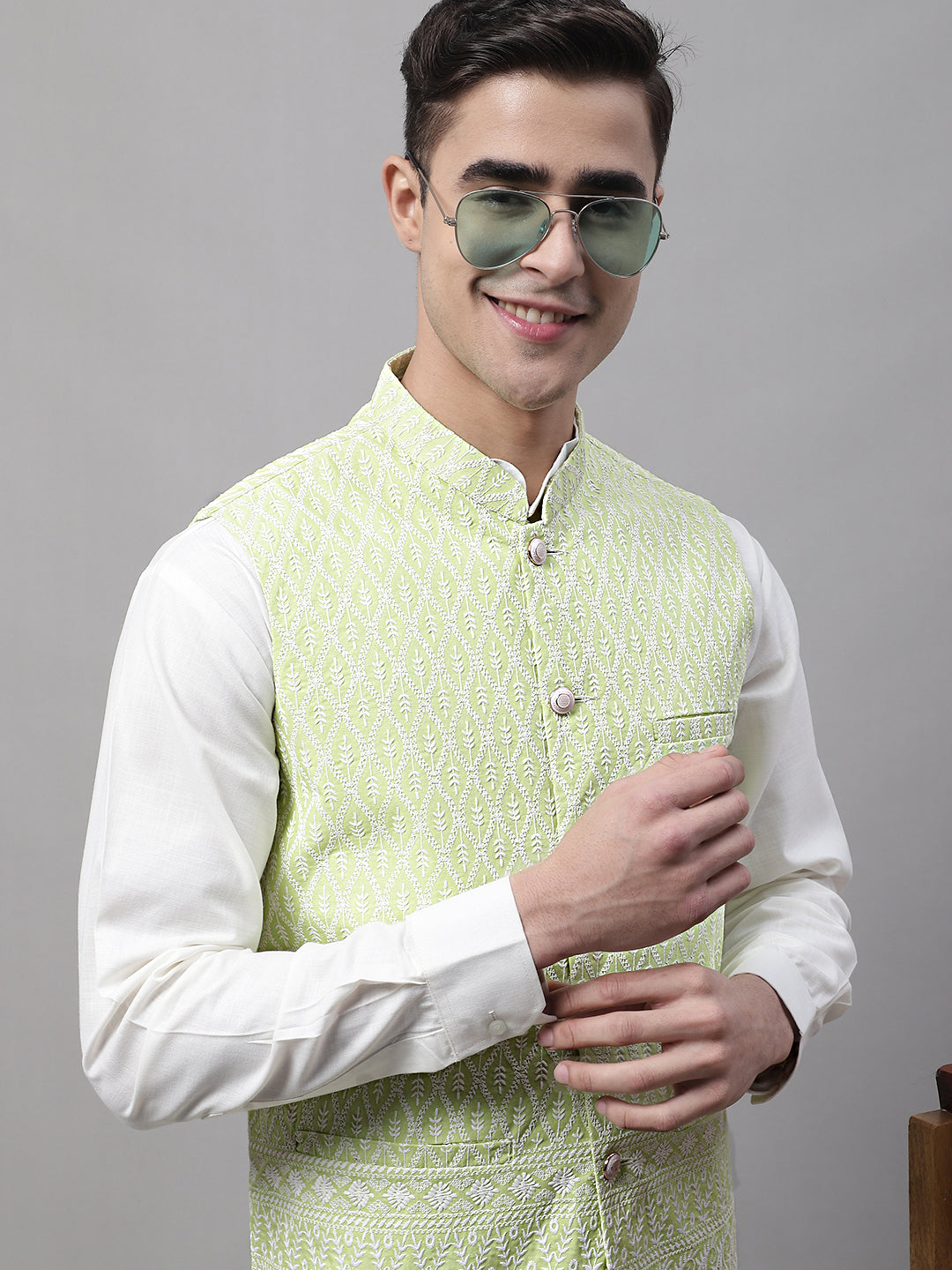 Jompers Men's off-White Solid Kurta Pyjama with Green Embroidered Nehru Jacket