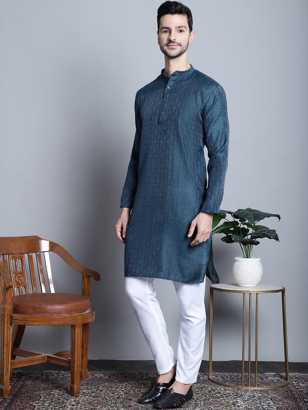 Jompers Men's Navy Blue Woven Design Kurta with Pyjamas