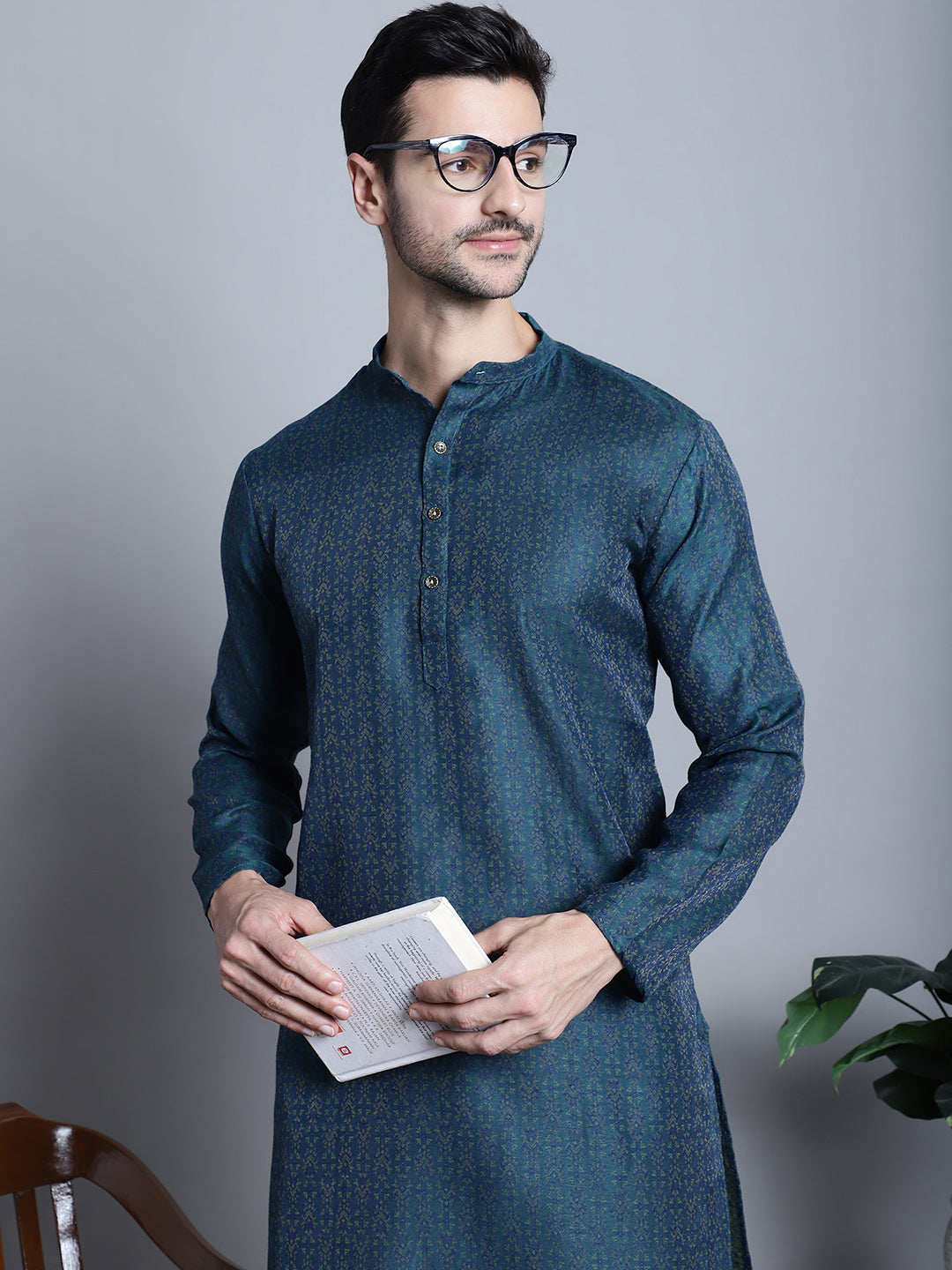 Jompers Men's Navy Blue Woven Design Kurta with Pyjamas